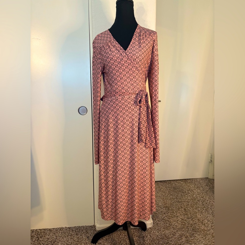 BCBG Mauve Patterned Long Sleeve Dress